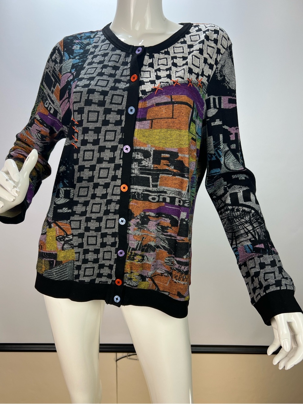 Patchwork print 100% cotton Button-down Cardigan size medium eye-Catching